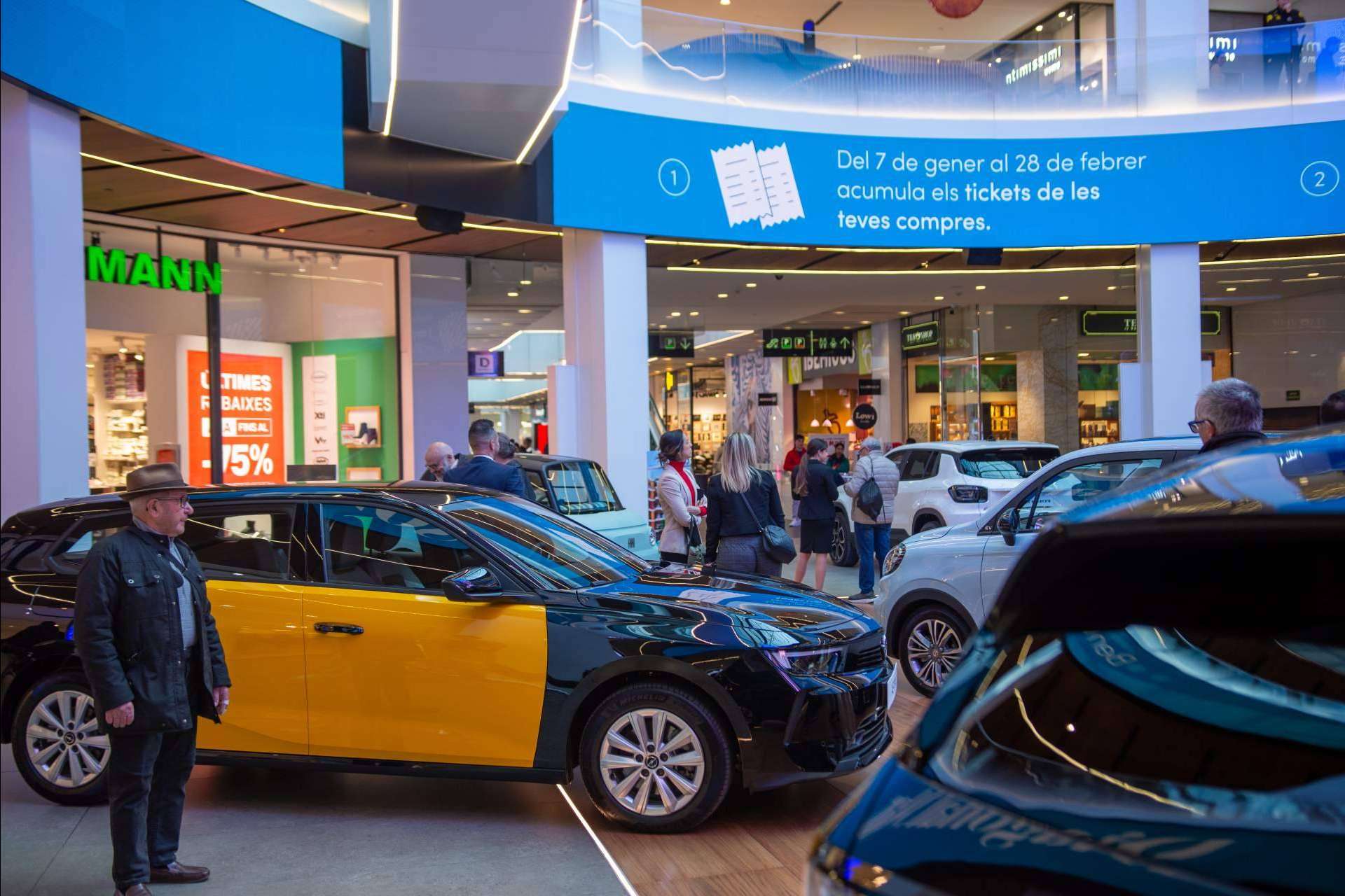 La exposición de vehículos de Auto88 llega al CC Diagonal Mar con las últimas novedades del sector