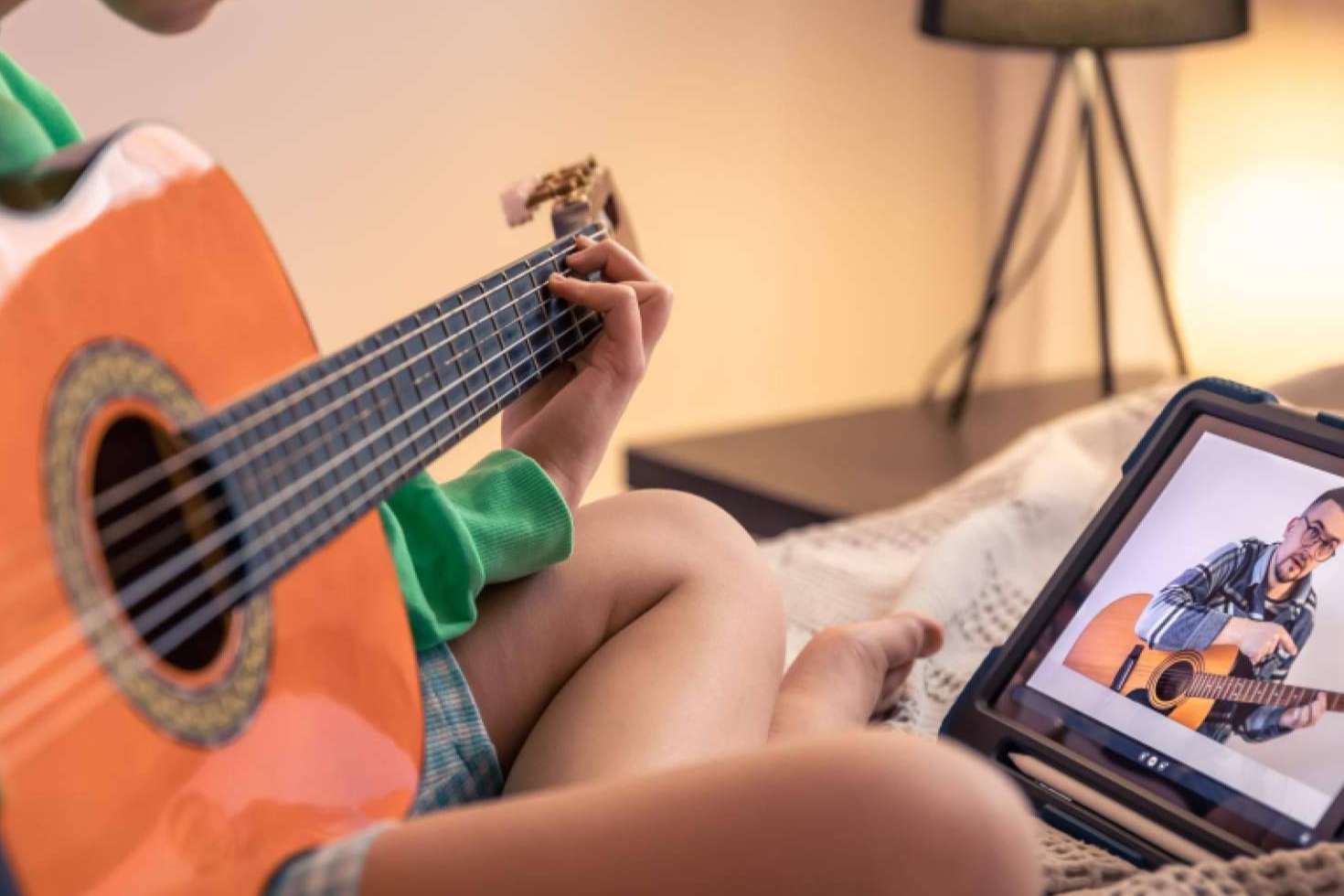 Aprendeguitarra.es firma un convenio de colaboración con la Universidad de Huelva