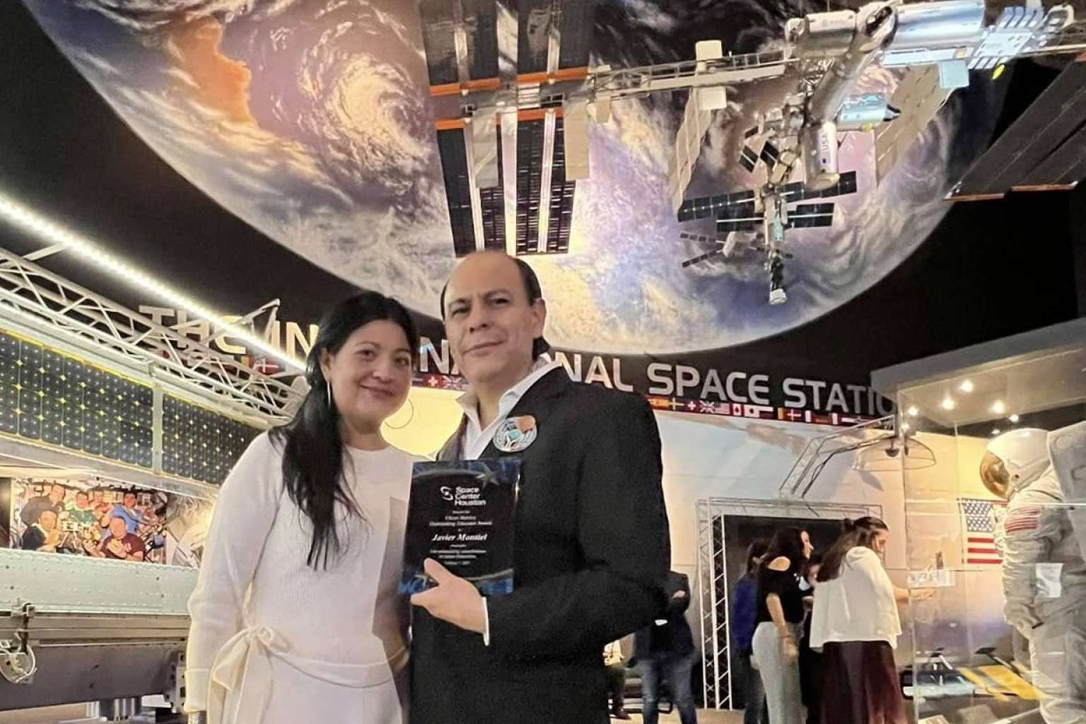 Equipo Multidisciplinario Lleva el Espacio a las Aulas a través de Congreso de Educación Espacial
