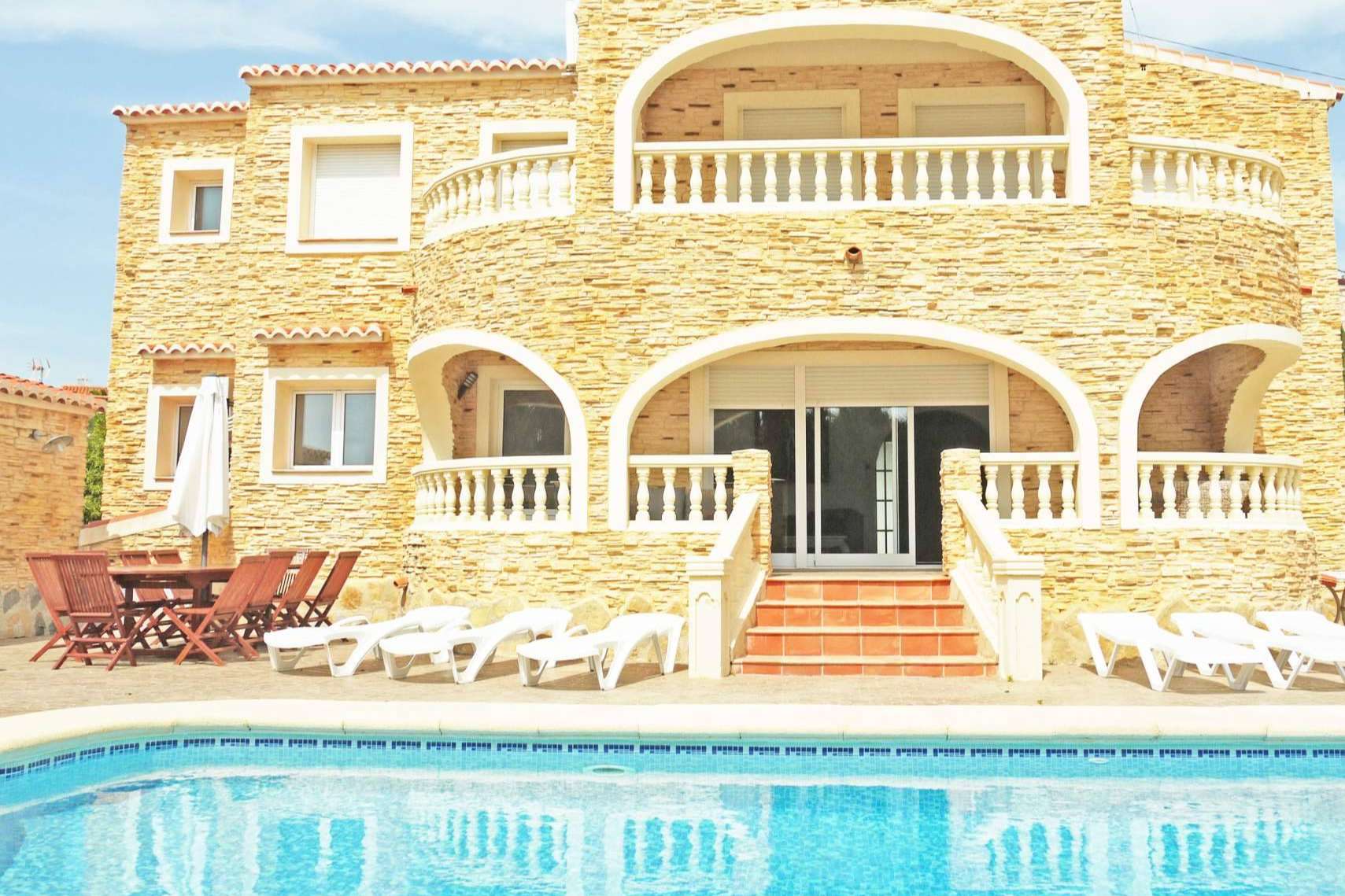 Alquileres Agatha Martínez Soria ofrece estancias de calidad en apartamentos exclusivos en Calpe