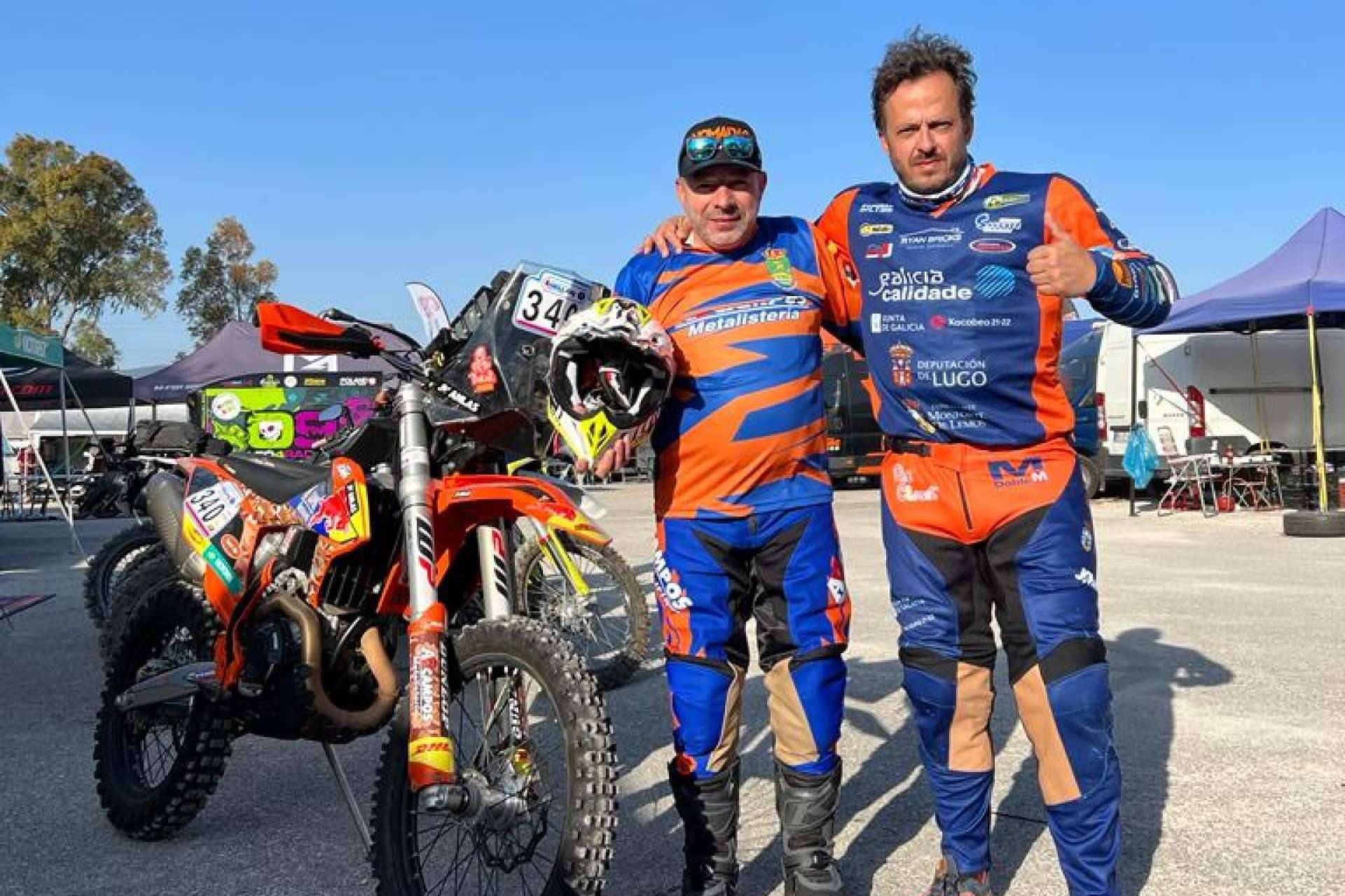 ADHESIVOSEMBARRADOS convierte la ropa de motocross en un símbolo de identidad personalizada