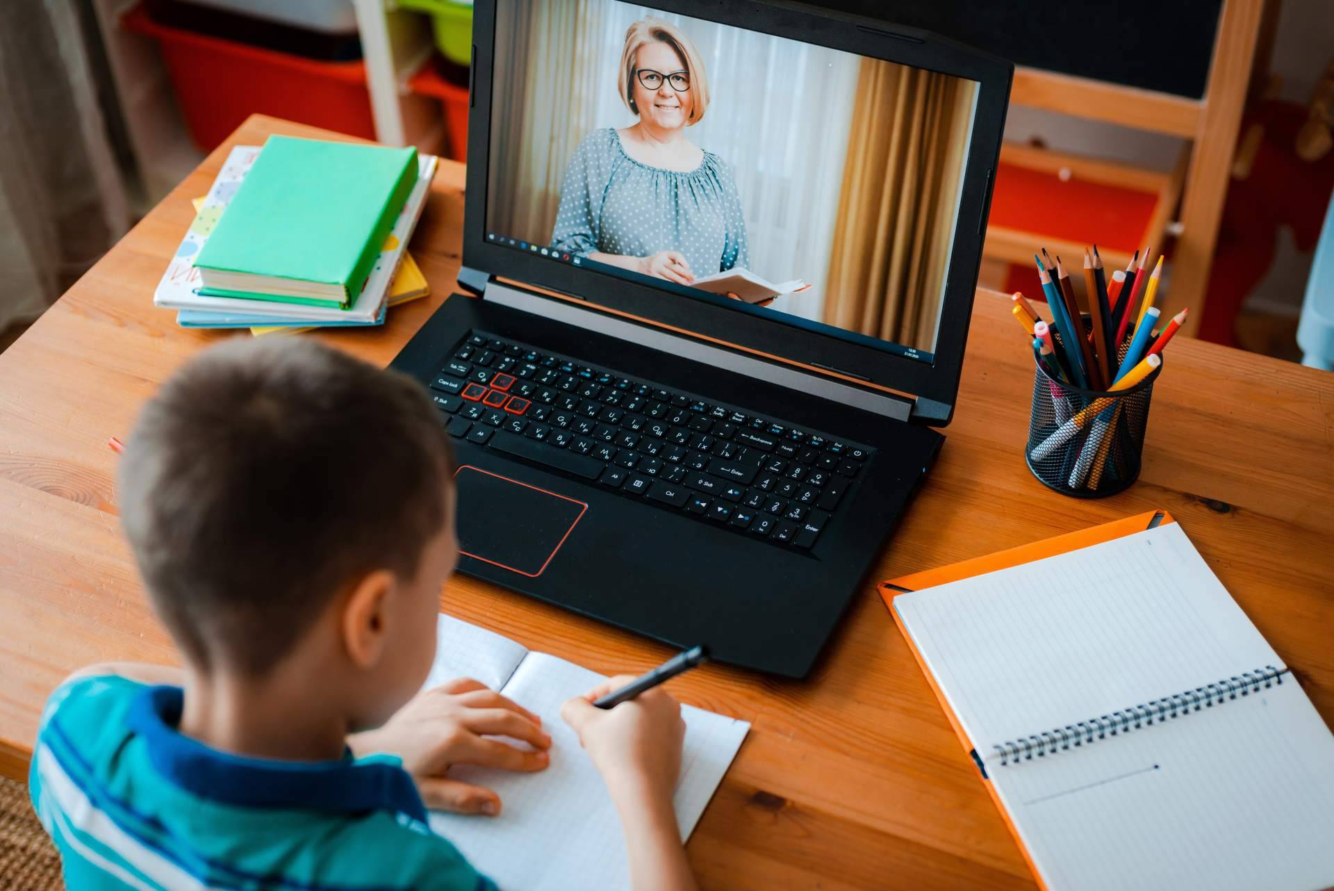 Educación y tecnología; Un binomio con retos y oportunidades