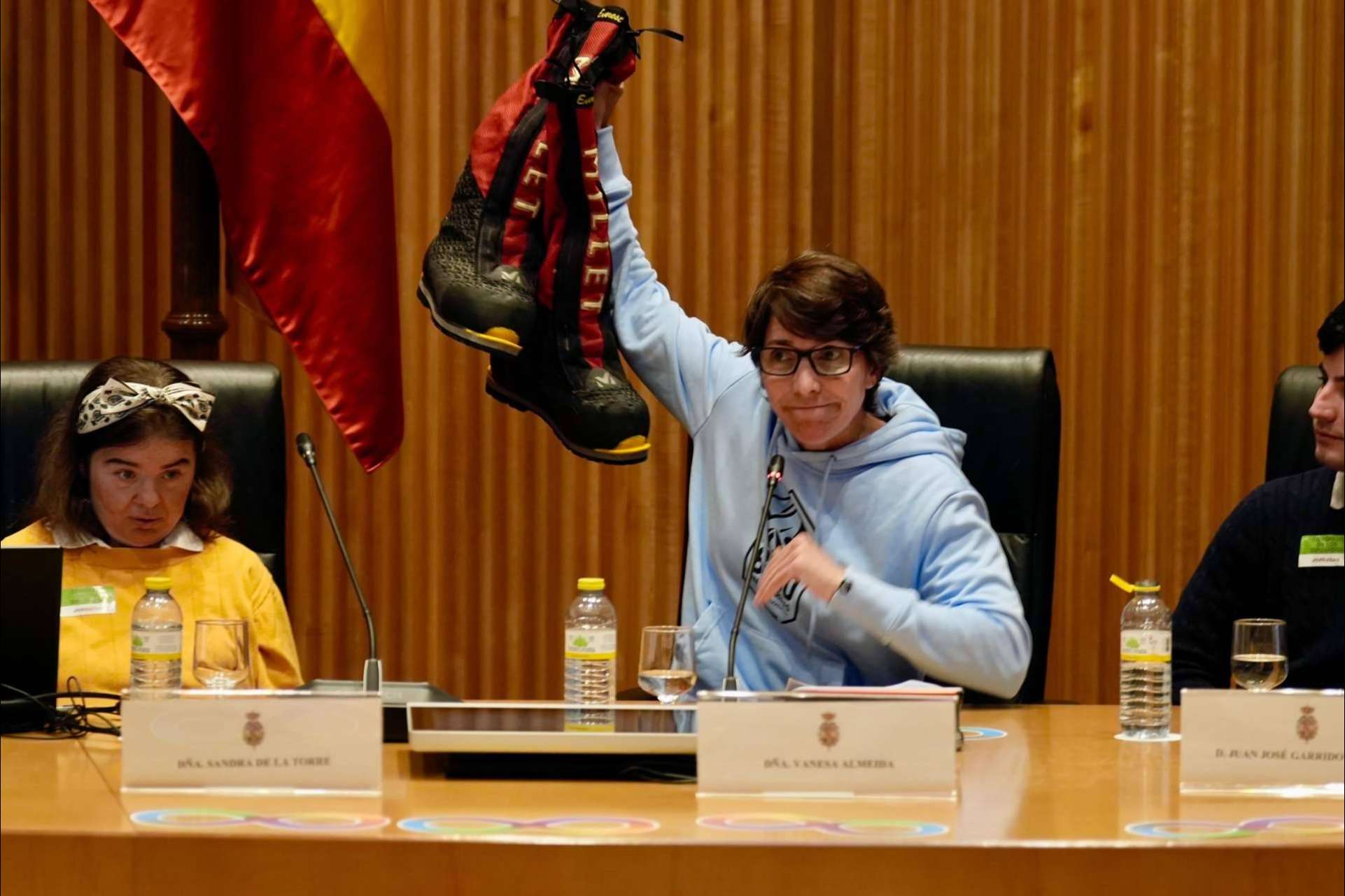 Vanesa Almeida emociona en el Congreso de los Diputados; 'No quiero que nadie más crezca sintiéndose rota'