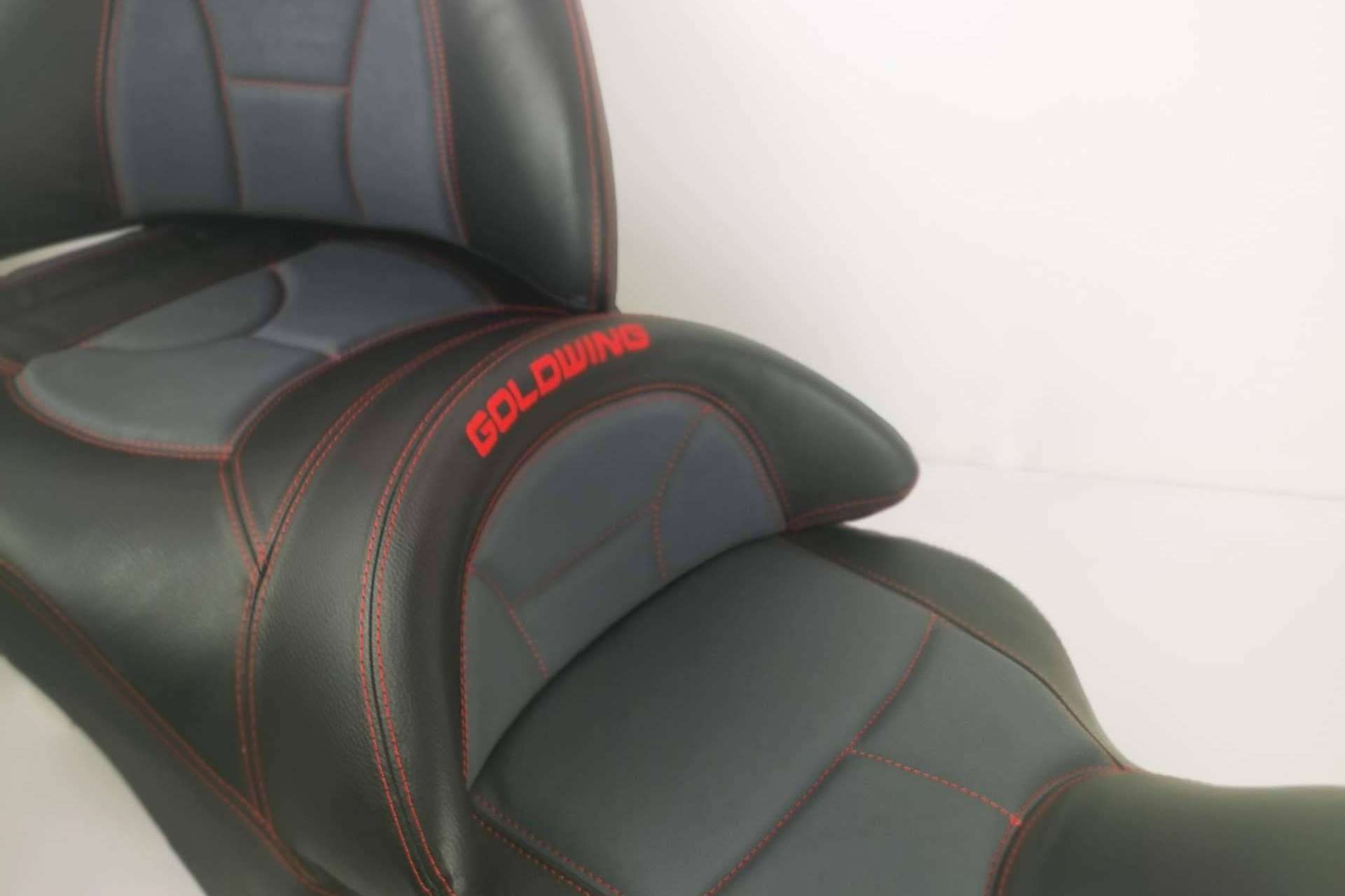 JM Fundas diseña asientos de moto personalizados y confort con acabados artesanales y funcionales