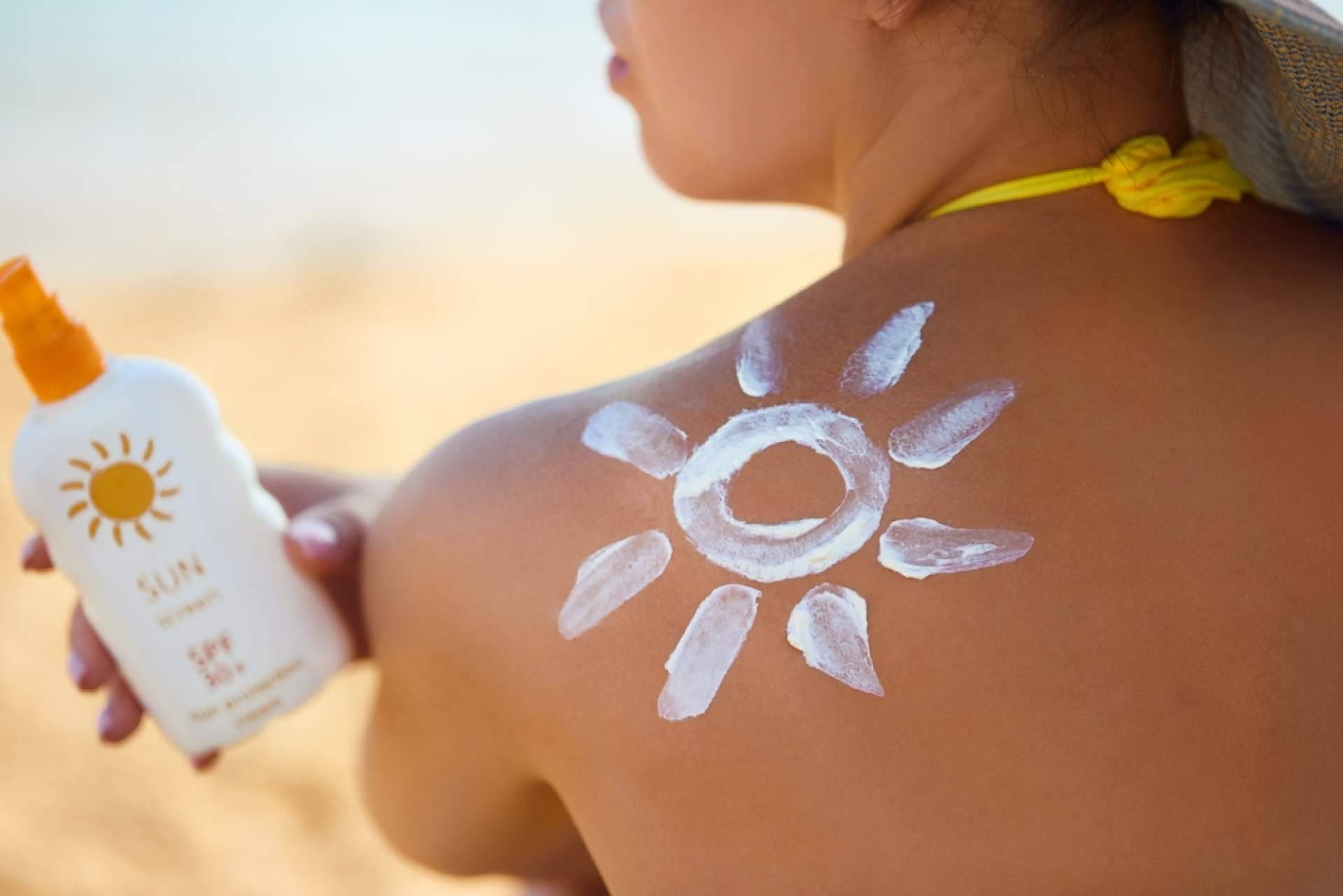 Cuidado solar personalizado con los protectores solares de Tus Compras de Confianza