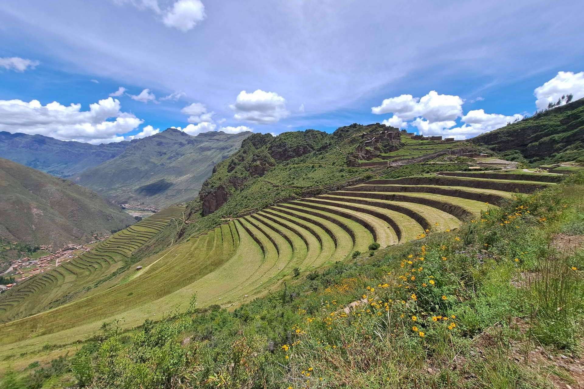 Cocatambo integra las salineras de Maras en su propuesta de turismo responsable en Ollantaytambo