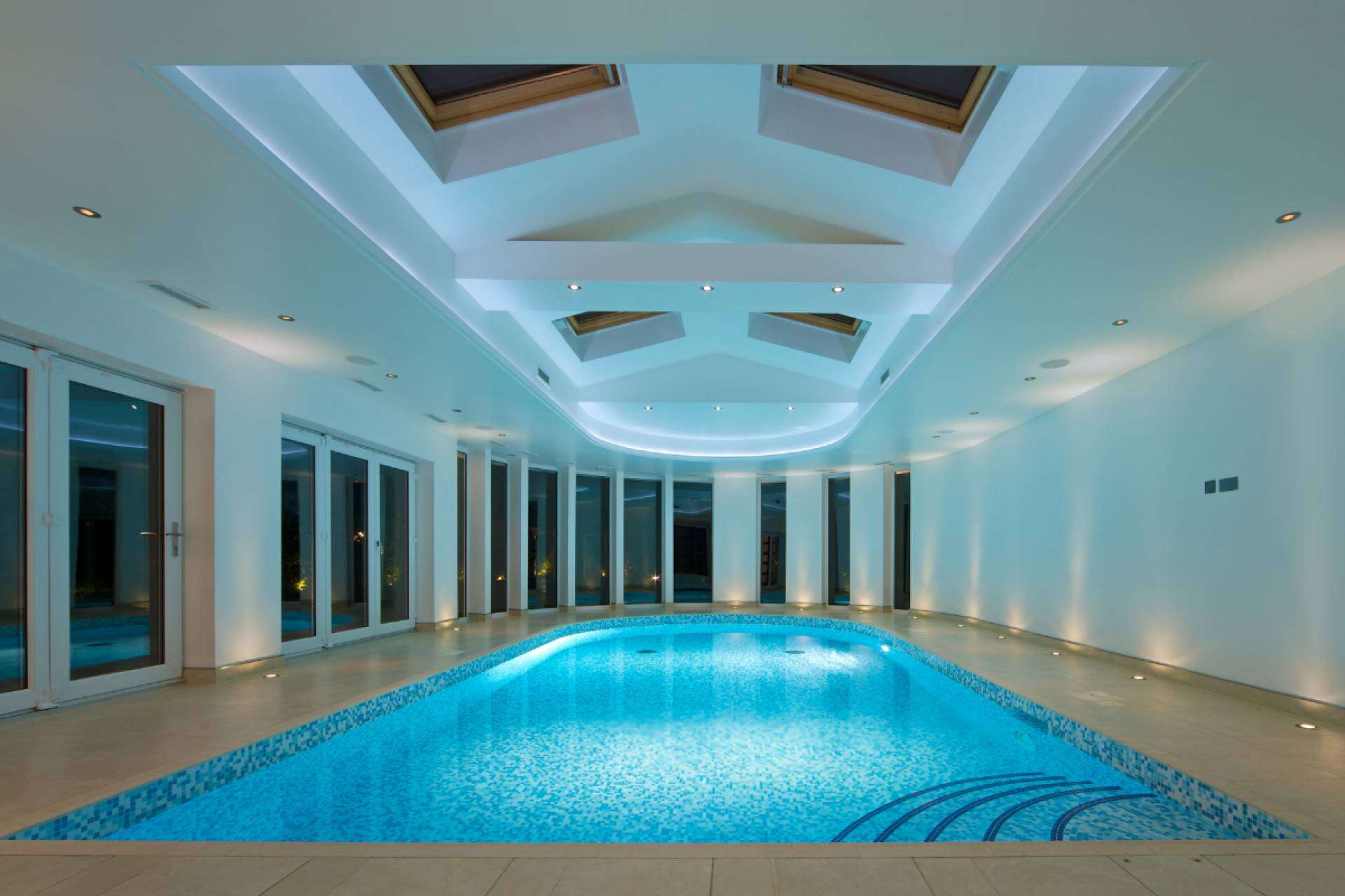 Warmpool impulsa la innovación en iluminación para piscinas con soluciones personalizadas