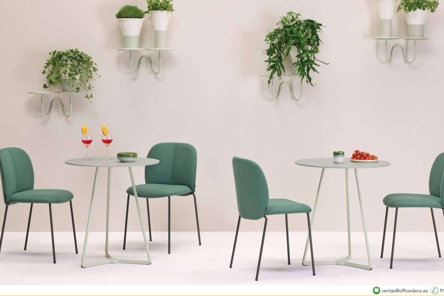 Mesas altas y muebles para hostelería, la apuesta de OfficeDeco para optimizar espacios exteriores