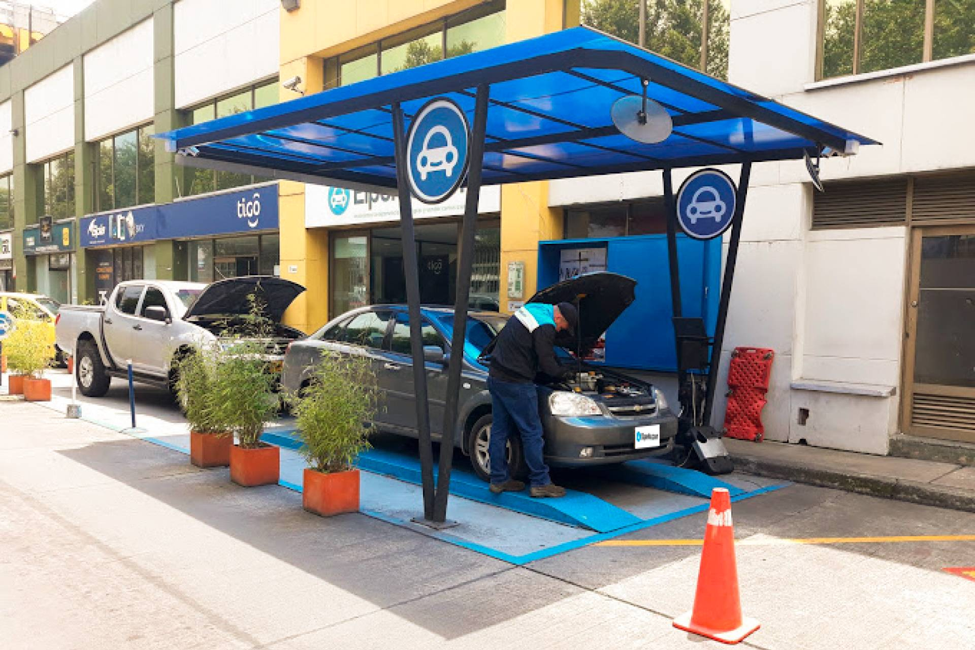 El Perito destaca en el peritaje vehicular en Colombia con inspecciones de más de 240 puntos