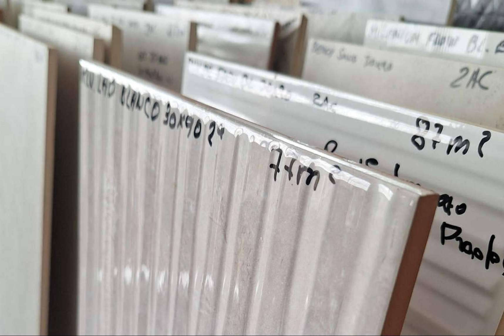 Outlet de azulejos en Artegres, cientos de lotes con primeras marcas y descuentos hasta el 70 %