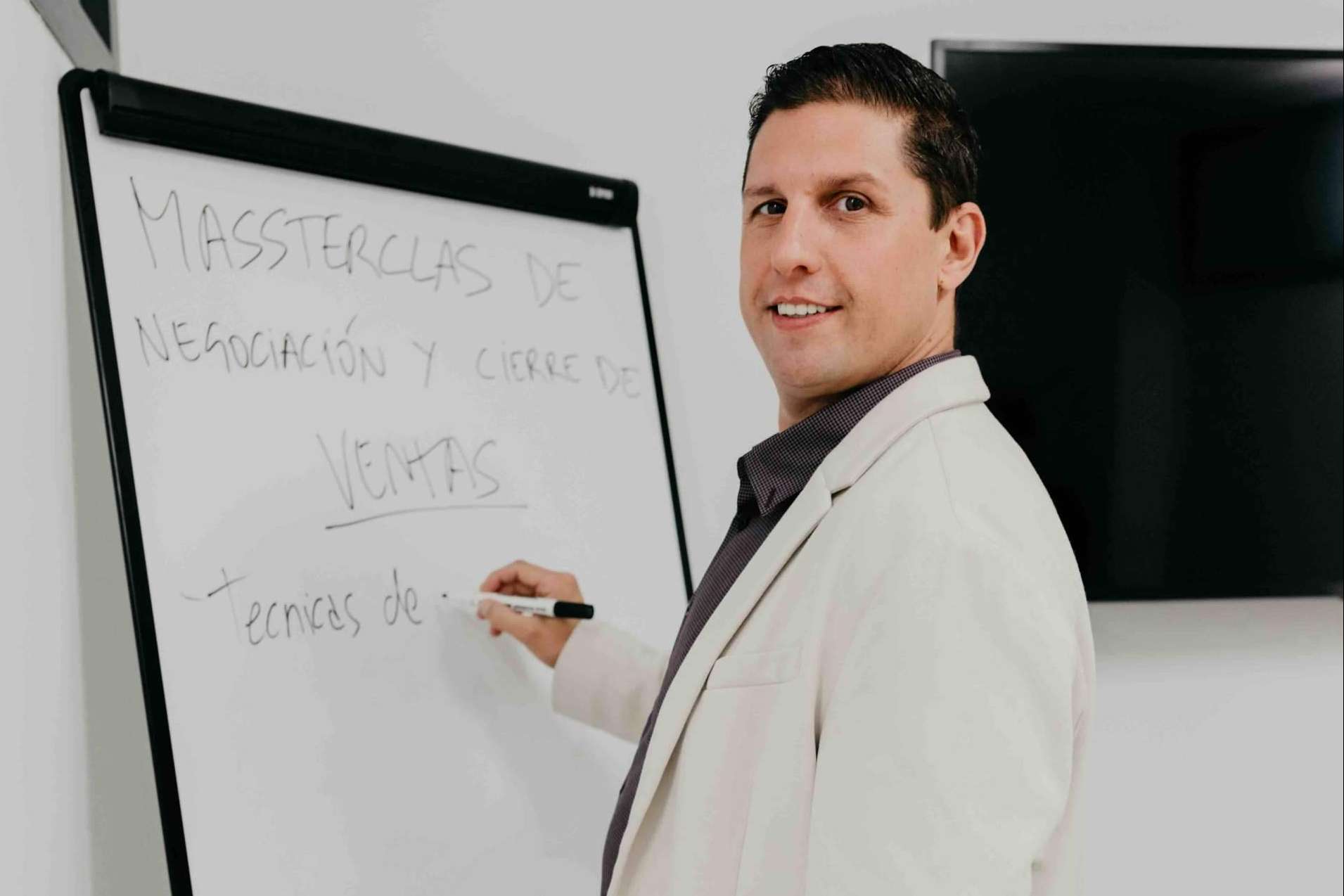 Su Asesor Inmobiliario y Contable amplía servicios con financiación para compradores de inmuebles