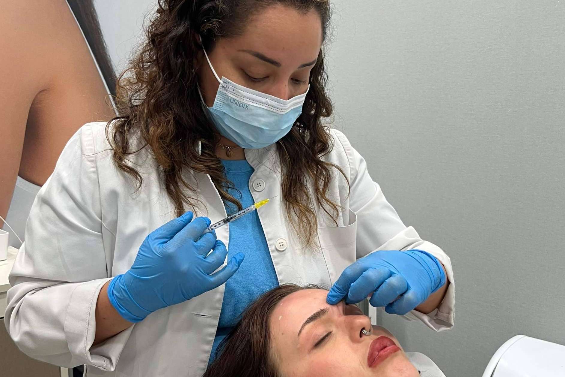 360Clinics aplica tratamientos estéticos personalizados con neuromoduladores para revitalizar la piel