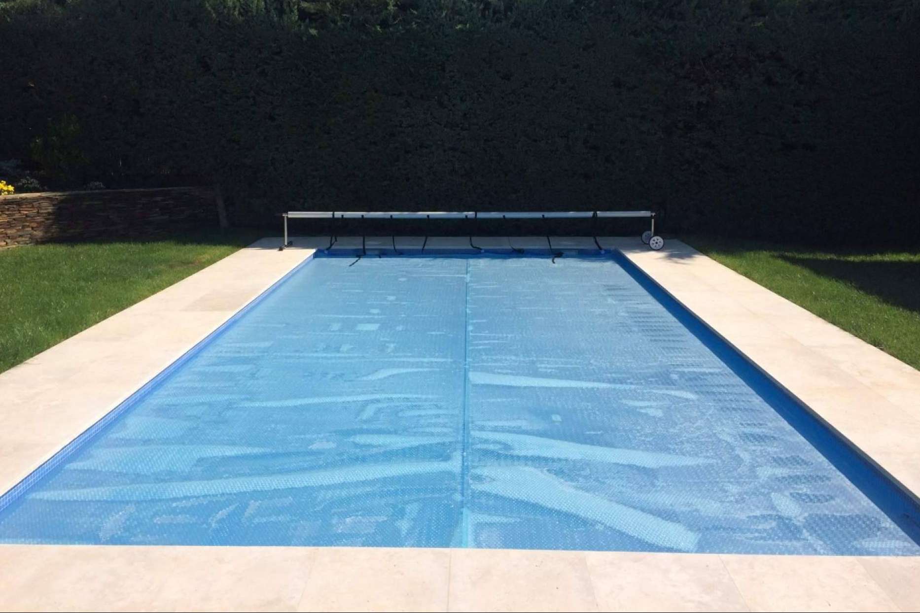 Swimhome presenta sus cubiertas de verano y mantas térmicas como clave para una piscina funcional todo el año