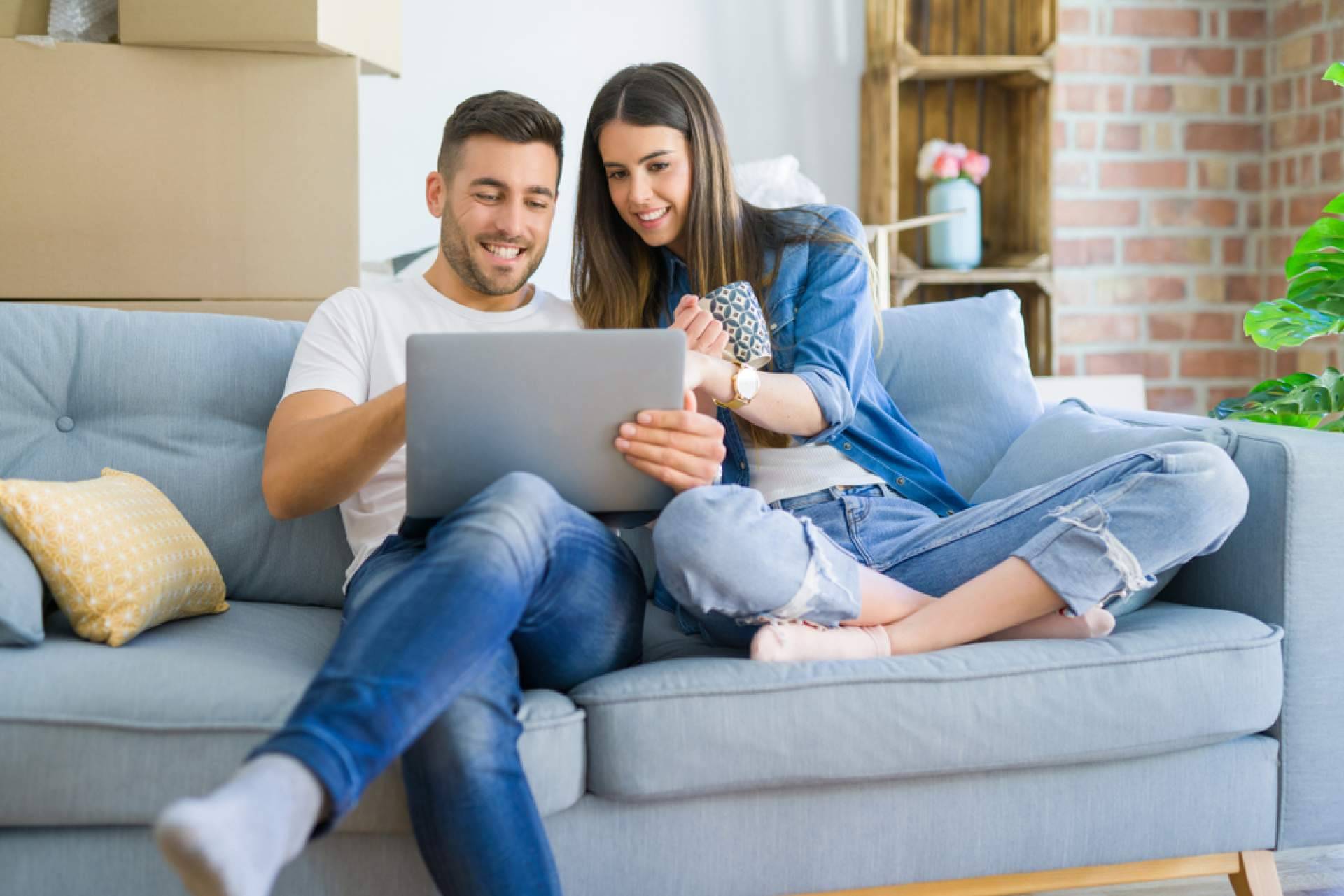 Crear un negocio online con grandes marcas es posible gracias al modelo de Grupo Devuelving