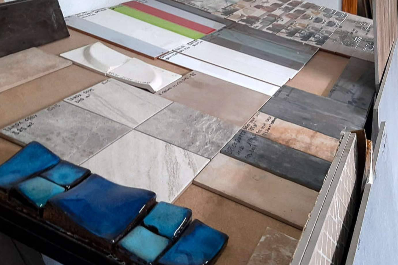 Artegres activa la campaña 'Lotes outlet de azulejos en segunda calidad' para que se ahorre en la reforma