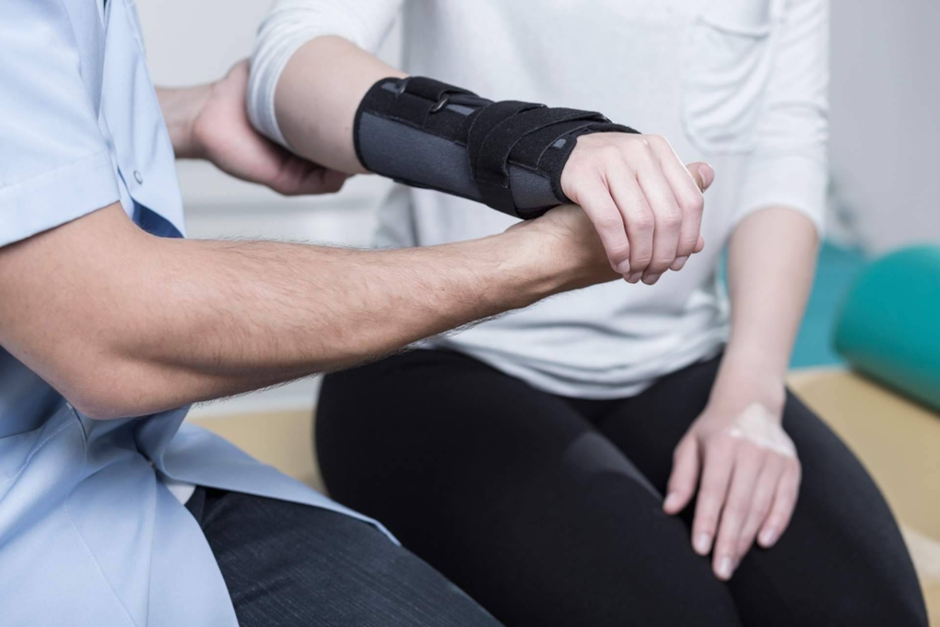 Policlínica GAMA, atención personalizada en fisioterapia, podología y psicología en Peligros (Granada)