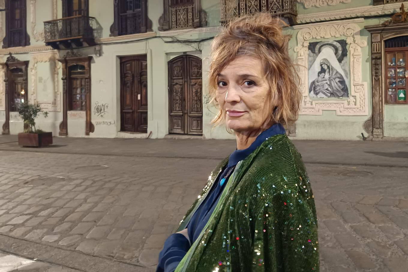 La artista Jacqueline Bonacic-Doric brilla con sus esculturas textiles en la Bienal del Cuenca