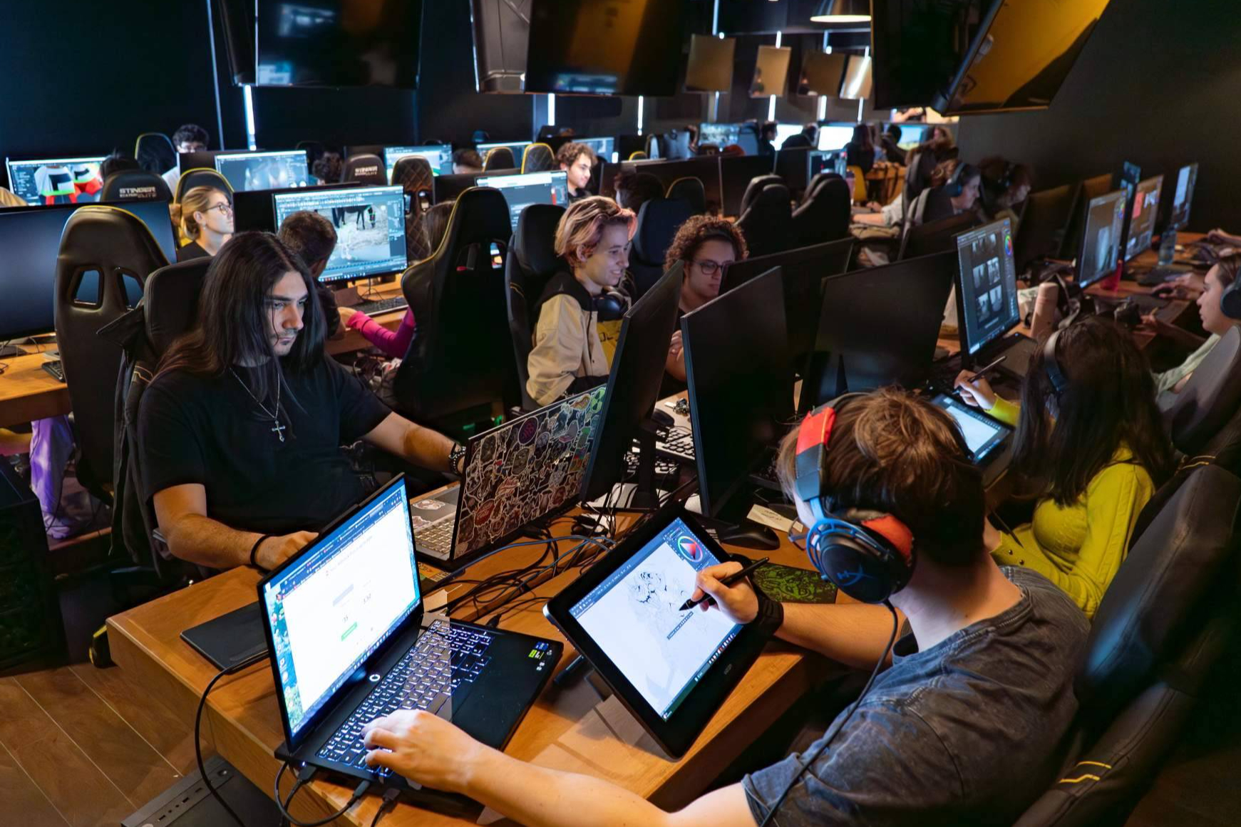 Universal Arts School refuerza su sello de excelencia con metodología 'Entorno de Producción' desde 1994