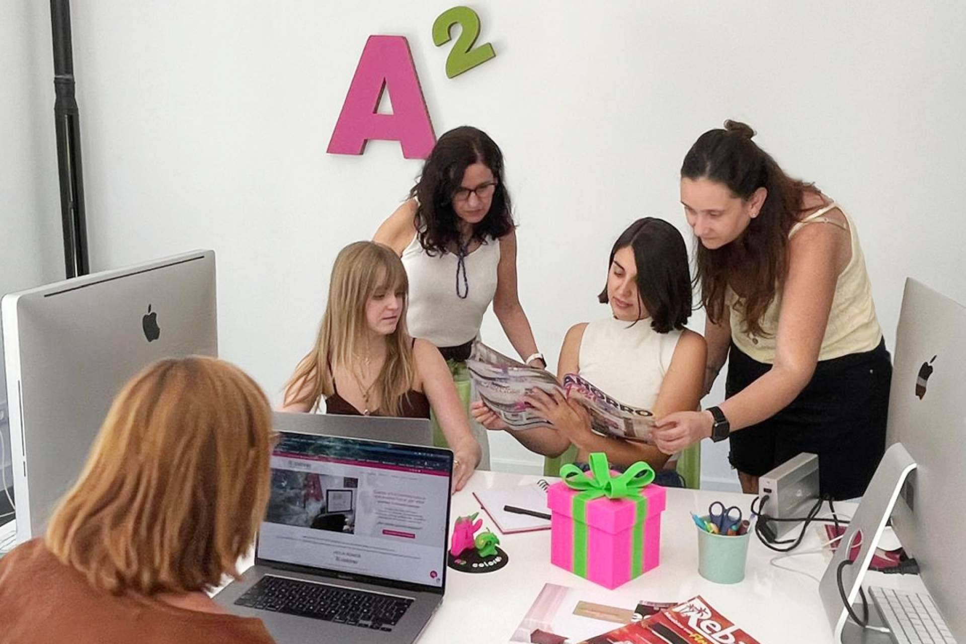 A2 Colores diseña y produce imagen de marca 360º para empresas en Madrid