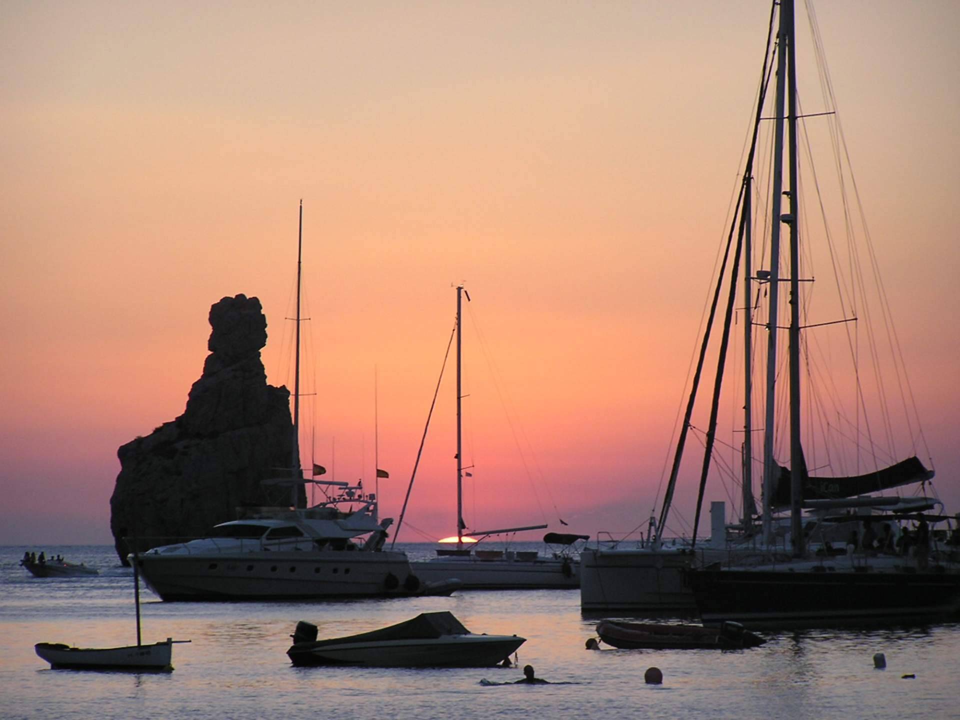 Alquiler de barcos en Formentera, la mejor forma de descubrir la isla en otoño