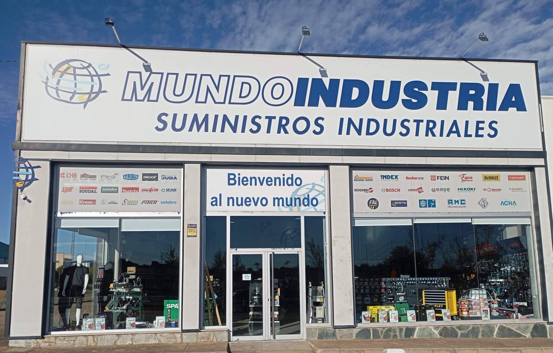 Mundo Industria en León inaugura instalaciones para potenciar el suministro industrial en la provincia