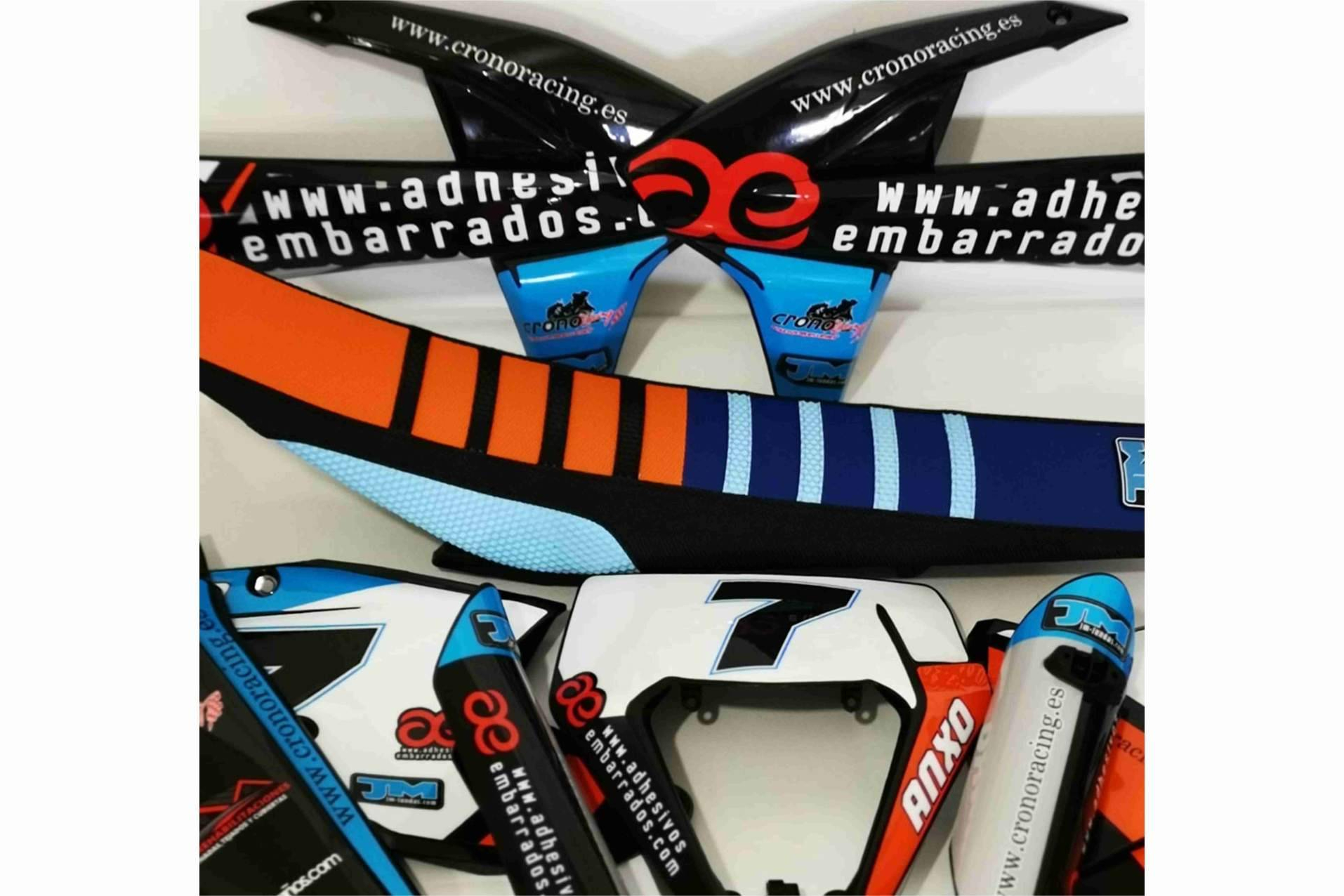 ADHESIVOSEMBARRADOS refuerza su propuesta de pegatinas motos personalizadas para motocross y enduro