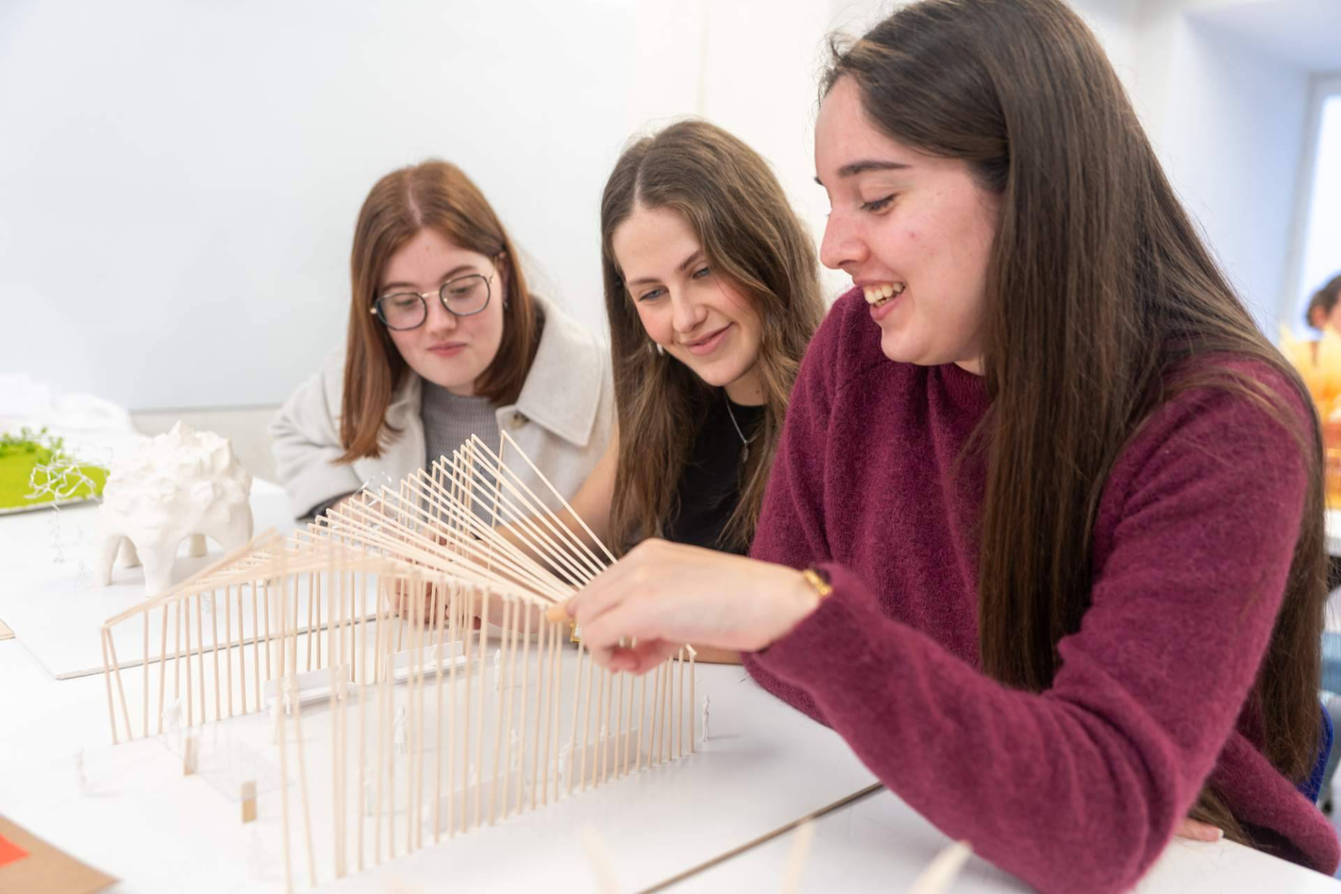 Creanavarra forma a profesionales en diseño de interiores para transformar los espacios del futuro