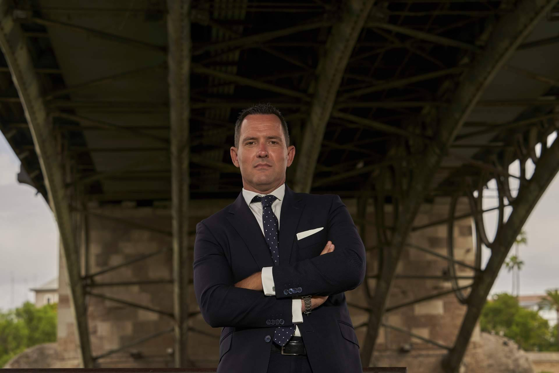 Luis López de Castro Alonso y la gestión de despachos; cuando el abogado piensa como empresario