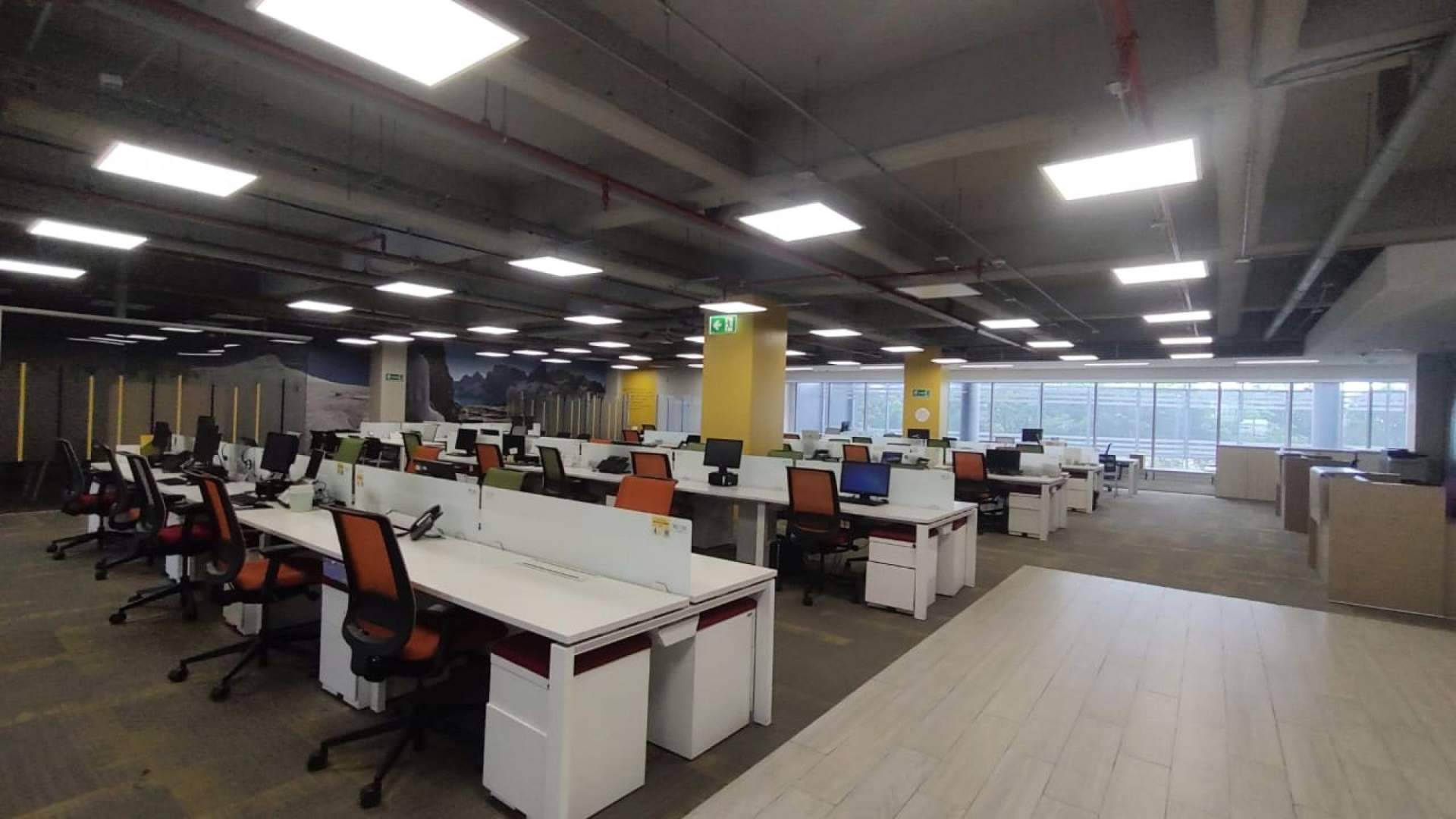 Sale a la venta edificio corporativo de 6 pisos para oficinas en zona estratégica de Bogotá, Colombia