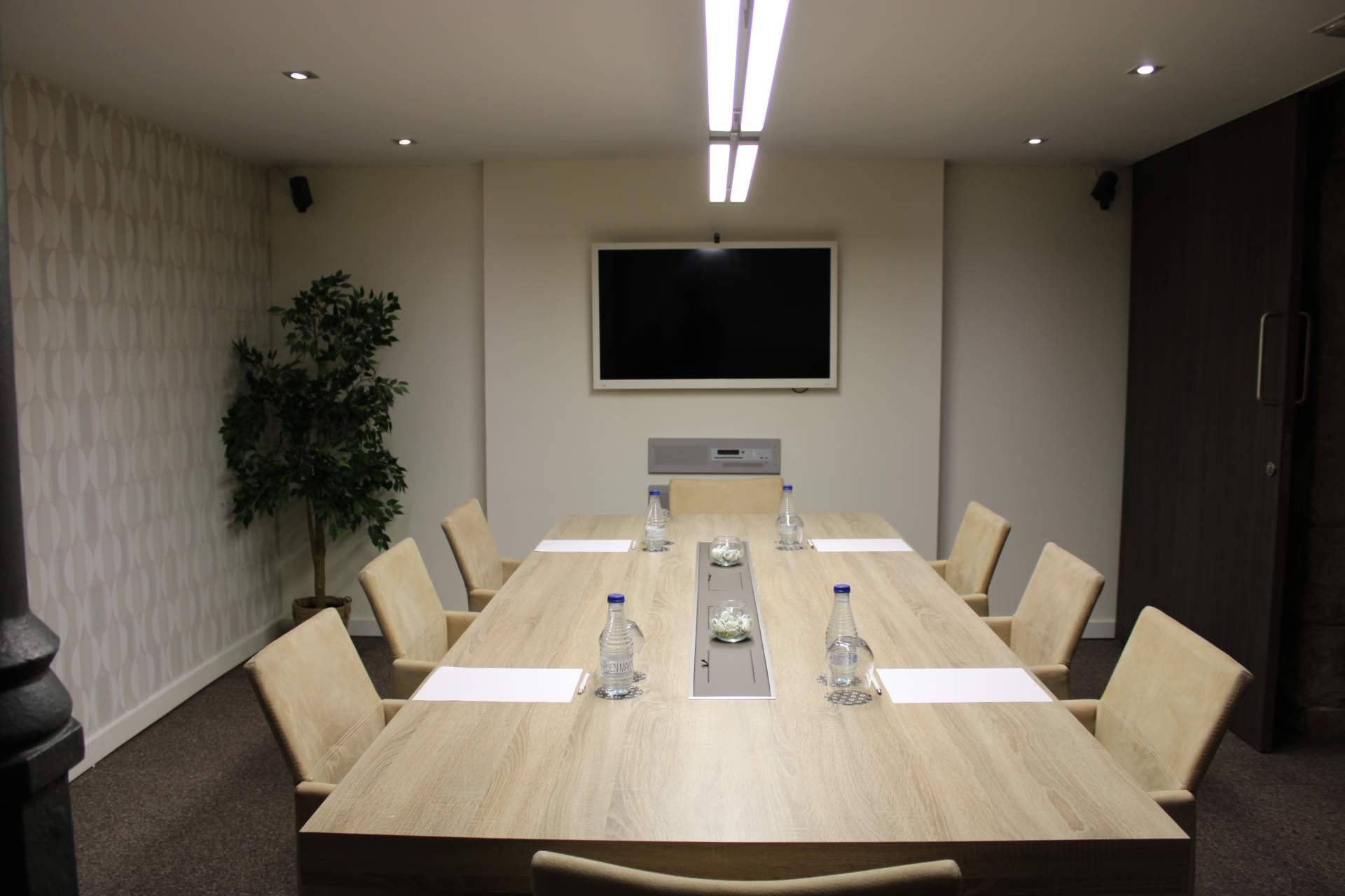 Comfort Business Barcelona dispone del despacho o sala idóneos para reuniones