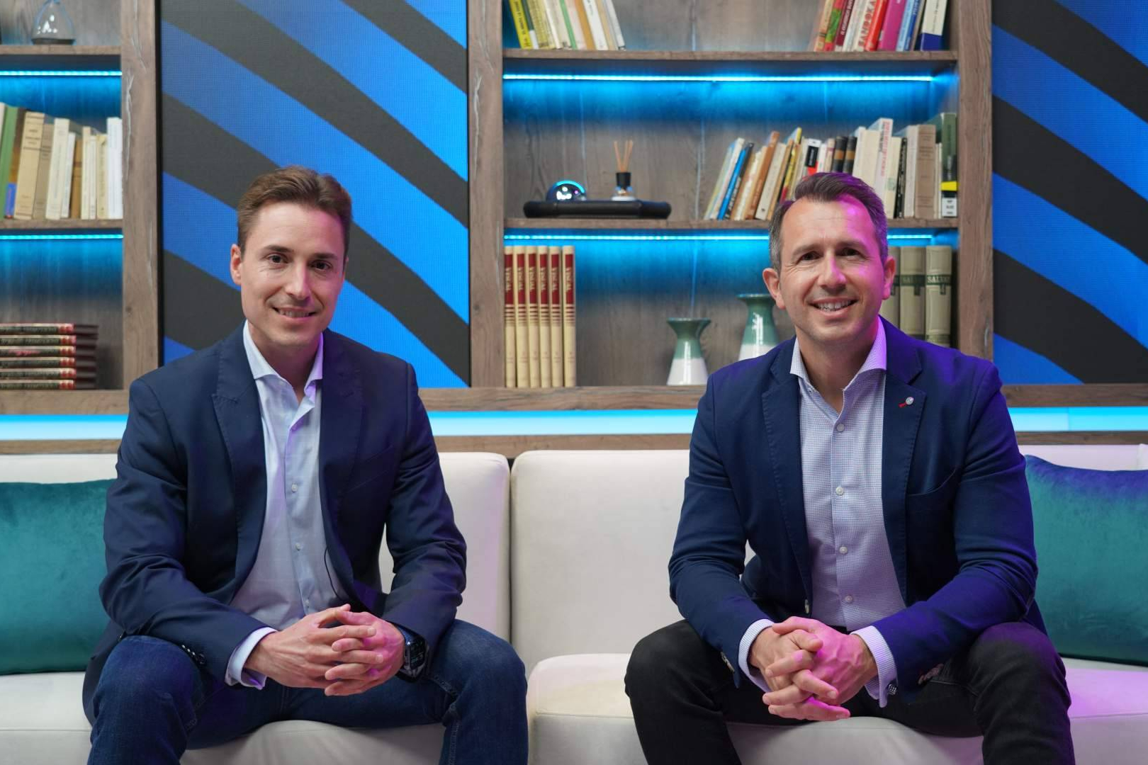 Alfonso y Christian optimizan la tasa de cierre con programas avanzados de mentoría en ventas y negociación