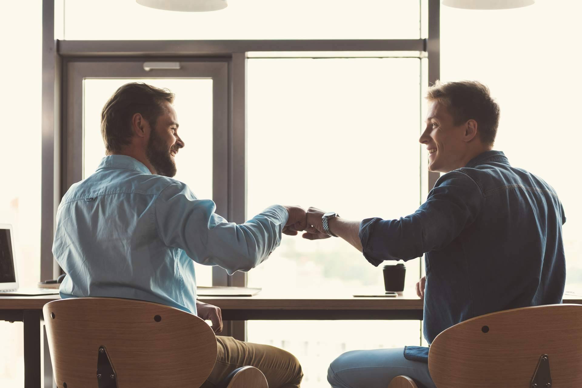 Cafeteria para oficina; por qué una cafetera superautomática mejora la experiencia de los empleados