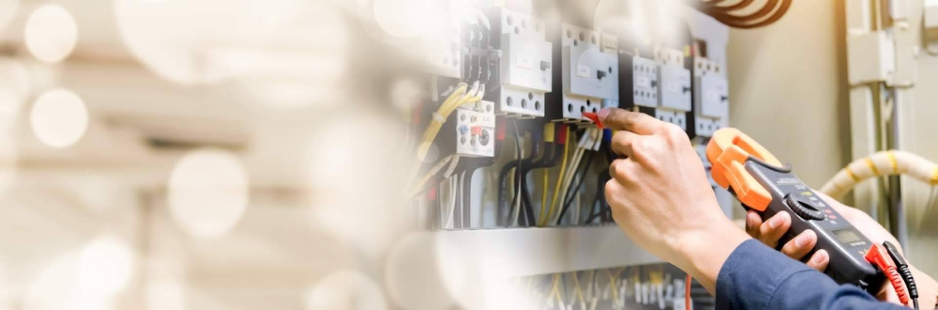 Savelec refuerza electricistas en Valencia con urgencias, boletines eléctricos y certificados CRIE