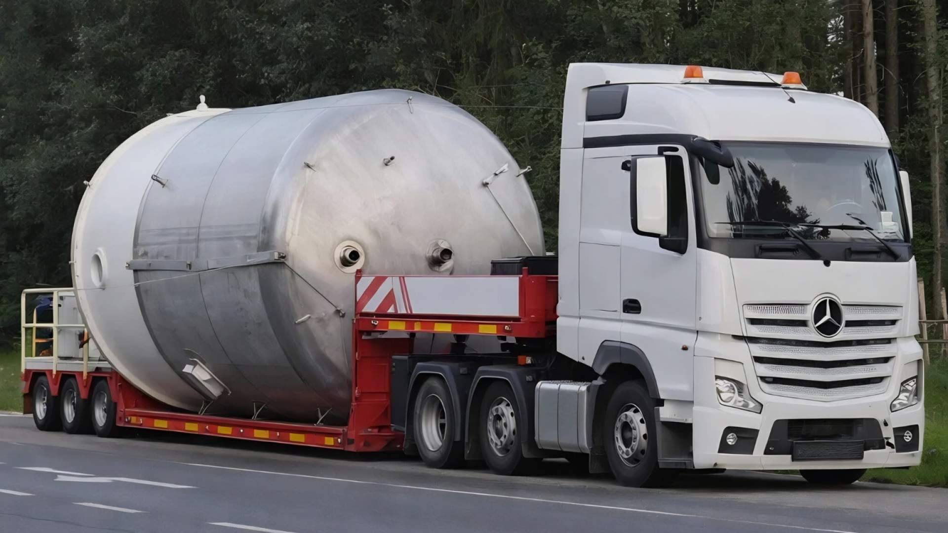 El transporte de maquinaria industrial impulsa la ampliación de flota de Transvolando en Europa