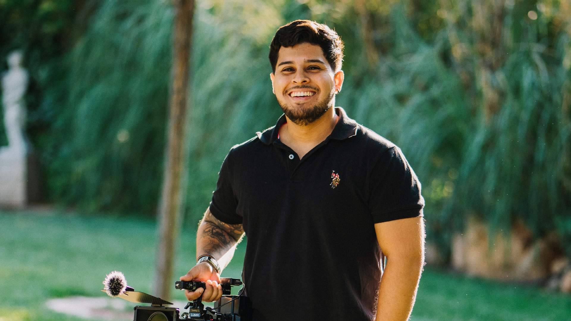 Alex Filmmaker transforma una experiencia empresarial fallida en una agencia audiovisual orientada a marcas