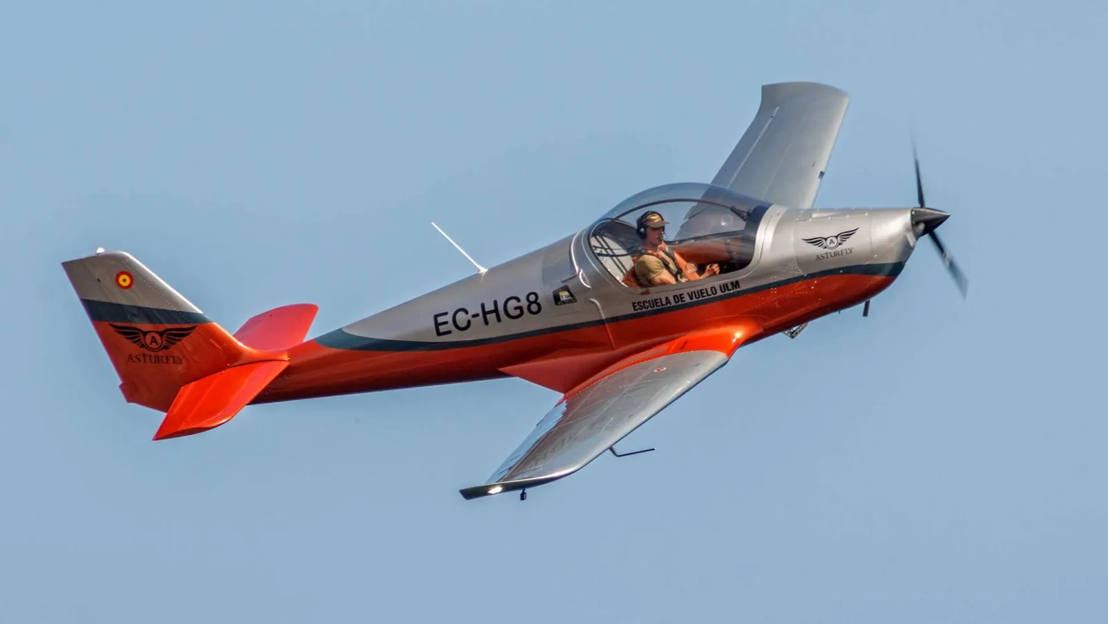 La experiencia de pilotar un avión por primera vez con 'Piloto por un día'