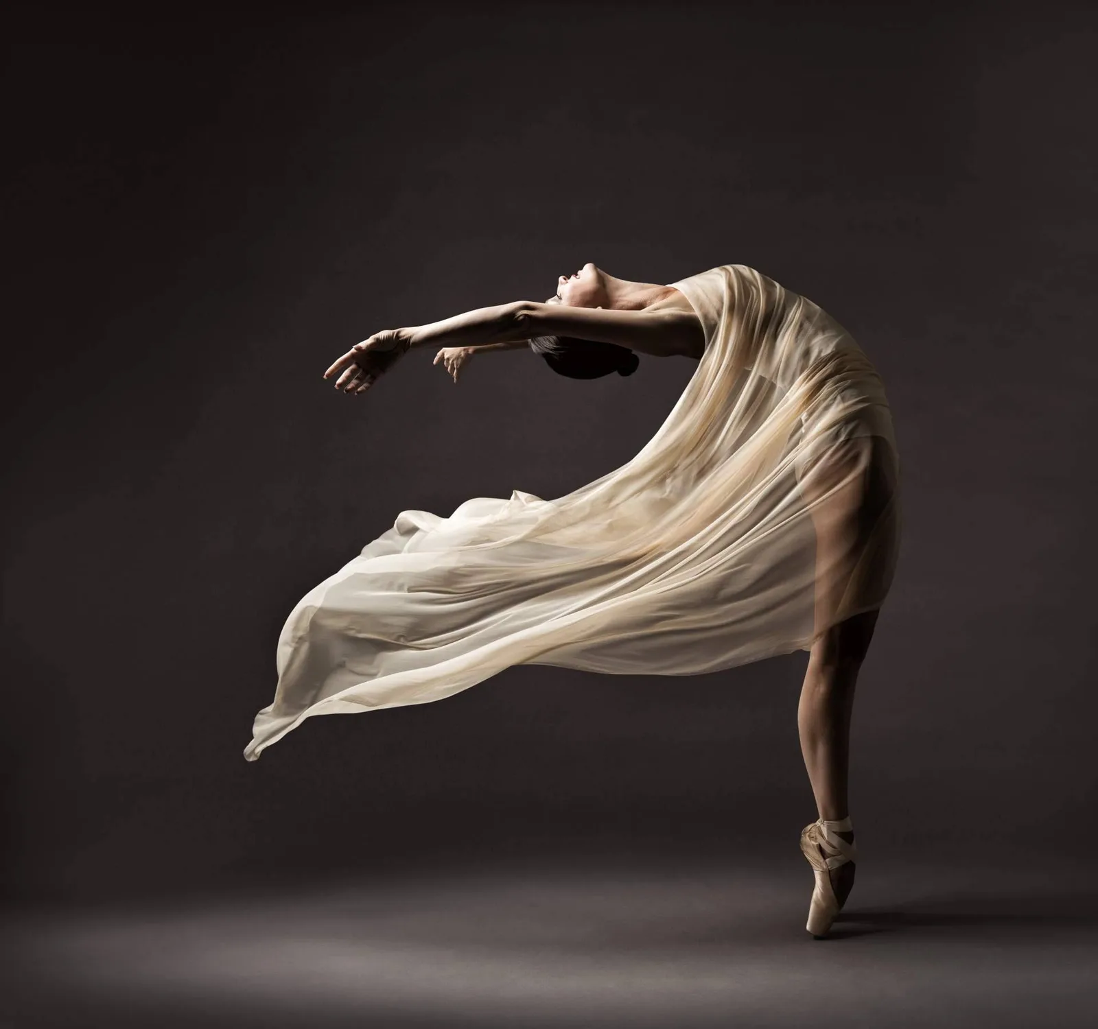 Cómo mejorar el spagat y qué beneficios aporta la apertura de piernas, según Elena Marco y Fitness Ballet